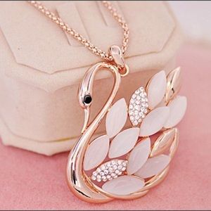 Beautiful pink swan necklace